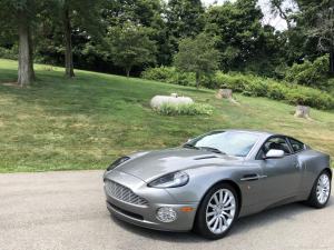 Aston Martin V12 Vanquish 2001 года  (NA)